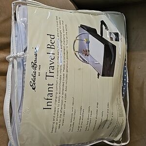 Infant travel bed